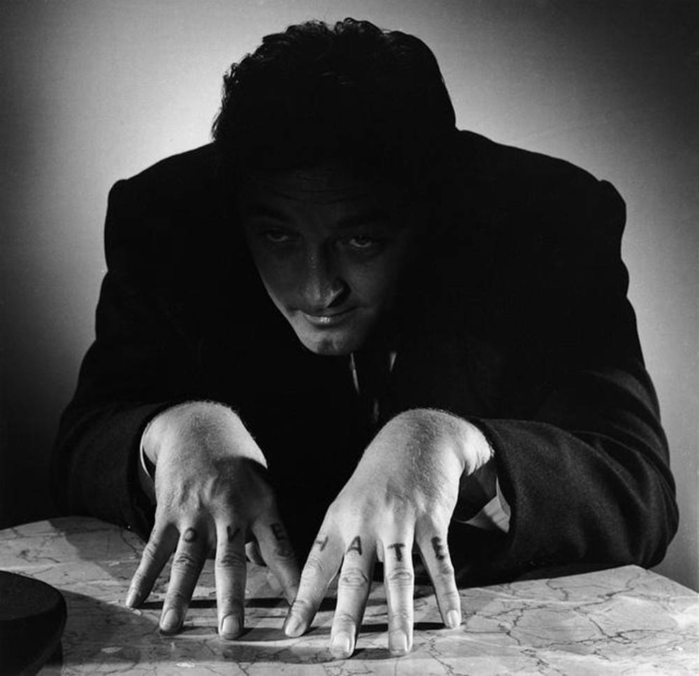 Robert Mitchum Creepy Aesthetic Black And White Wallpaper