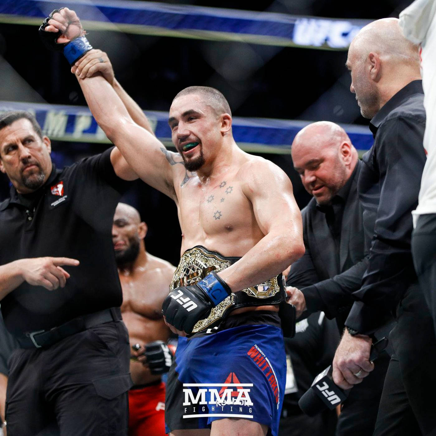 Robert Whittaker Wins Ufc Middleweight Title Wallpaper