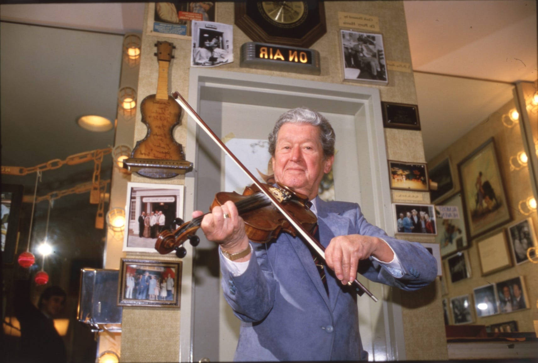 Roy Acuff, The Legendary Violinist And Country Music Star Wallpaper