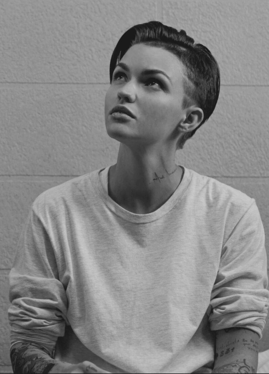 Ruby Rose Black And White Wallpaper