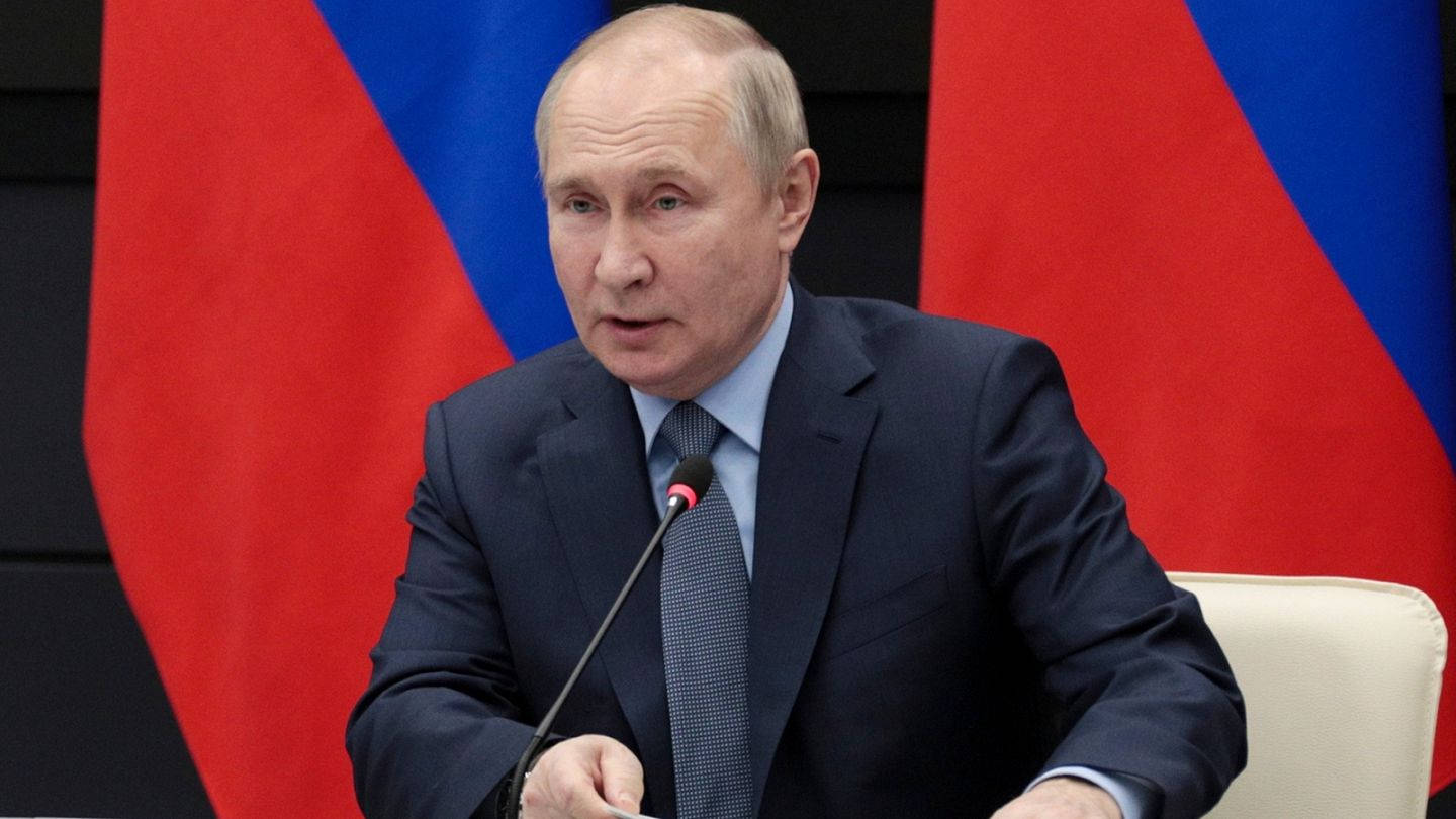 Russian President, Vladimir Putin, Delivering A Keynote Speech Wallpaper