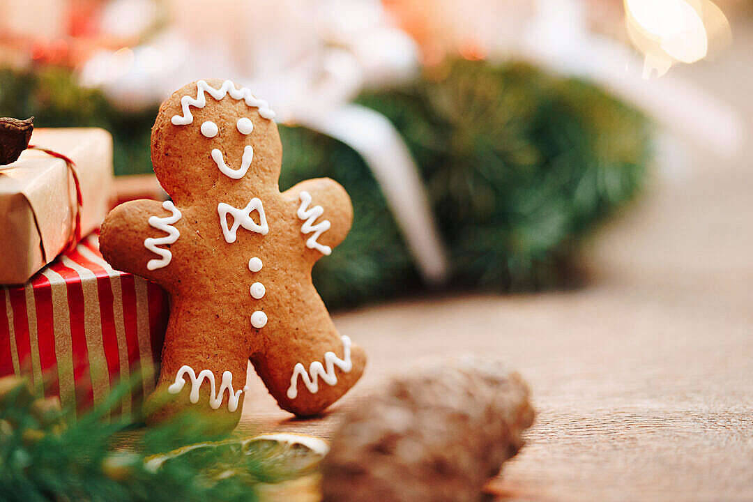 Rustic Christmas Gingerbread Man Wallpaper