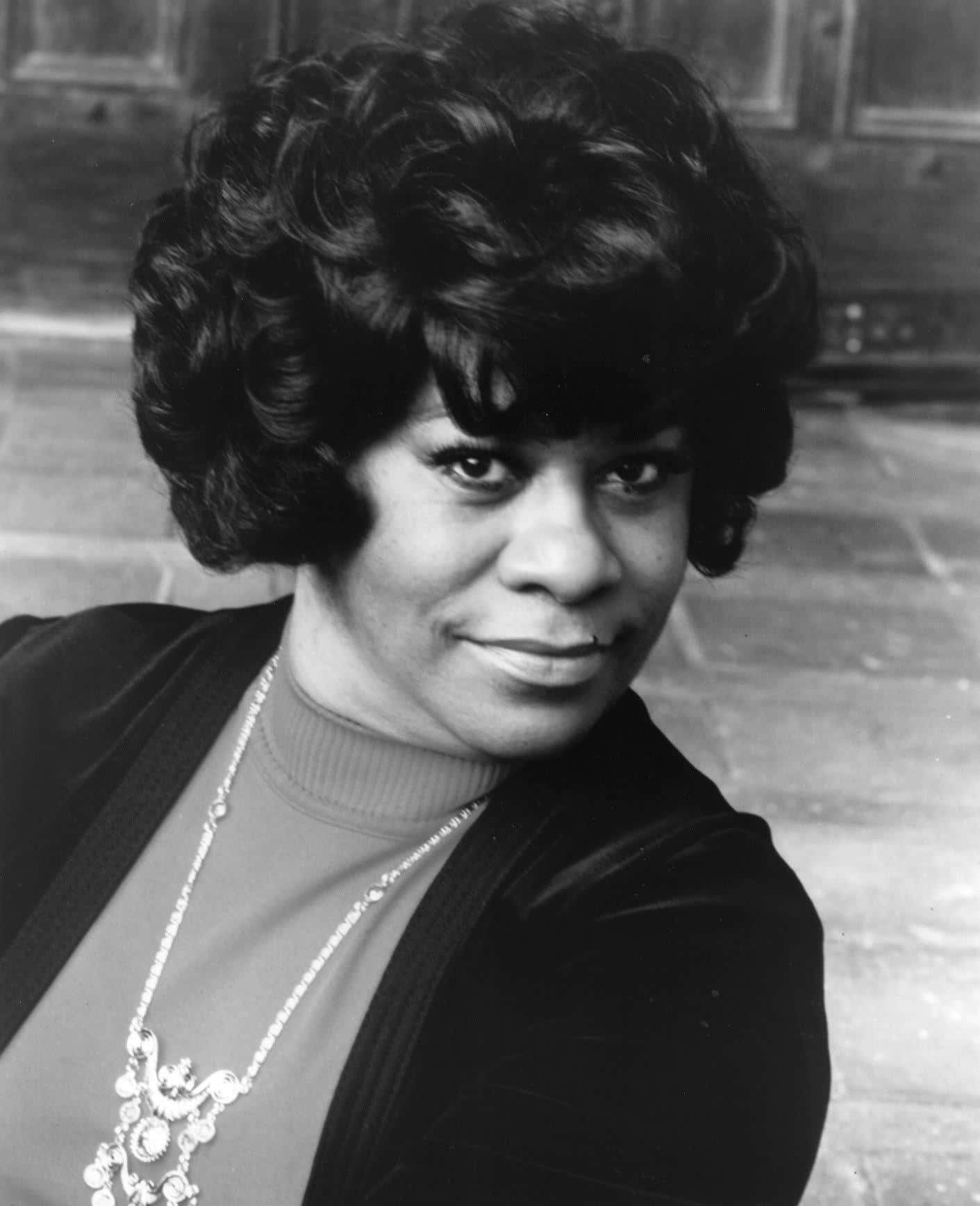 Ruth Brown Classic Portrait Wallpaper