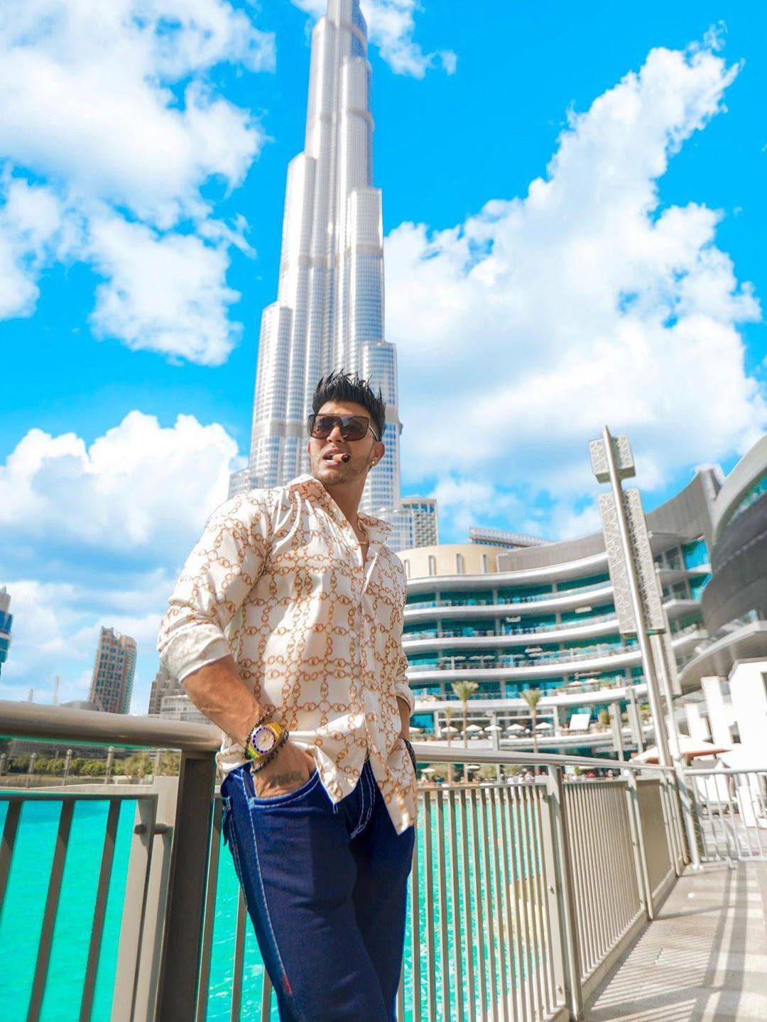 Sahil Khan At Burj Khalifa Wallpaper