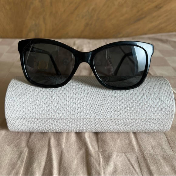 Saks Fifth Avenue Miniso Sunglasses Wallpaper