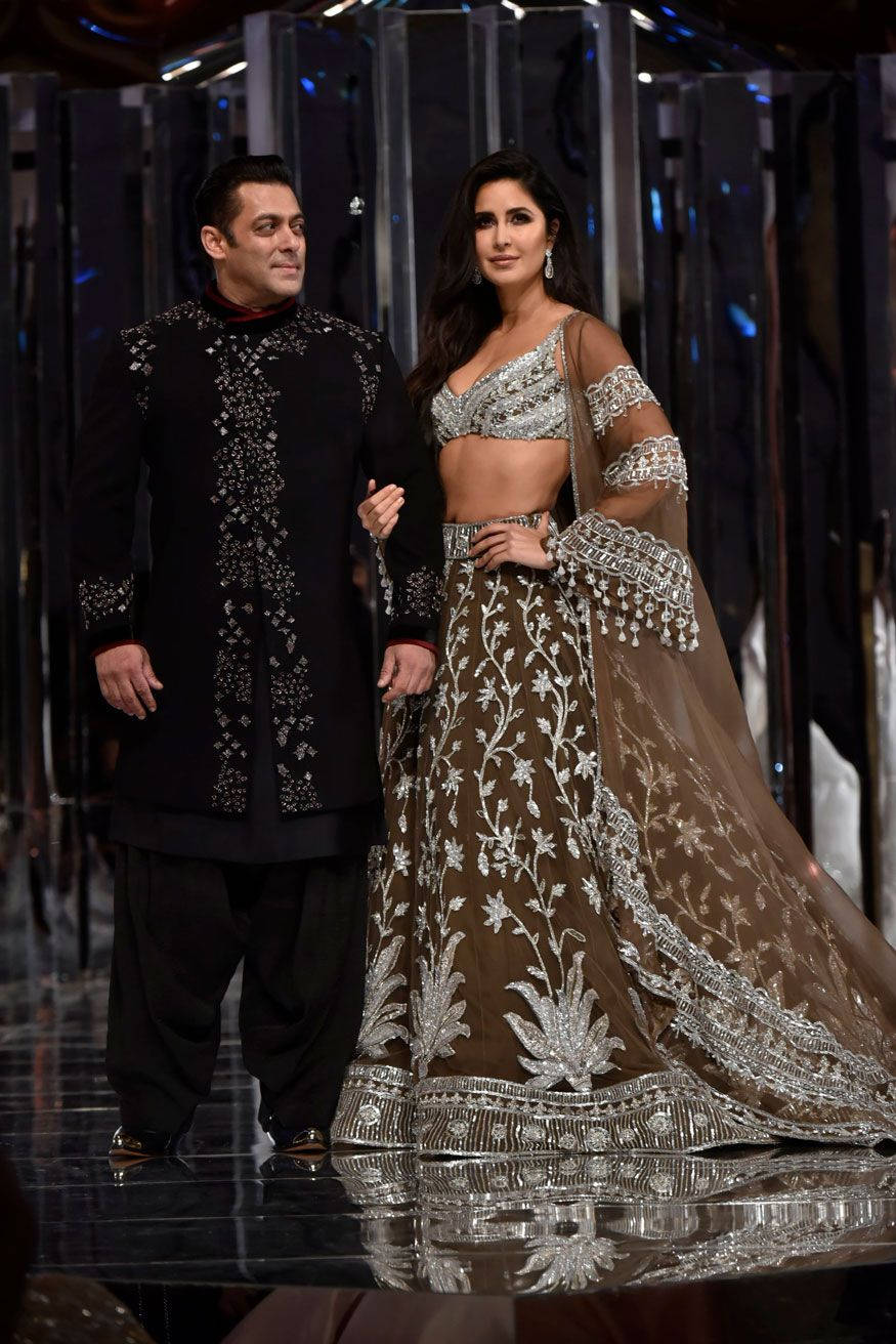 Salman Khan Hd Katrina Kaif In Indian Clothing Wallpaper