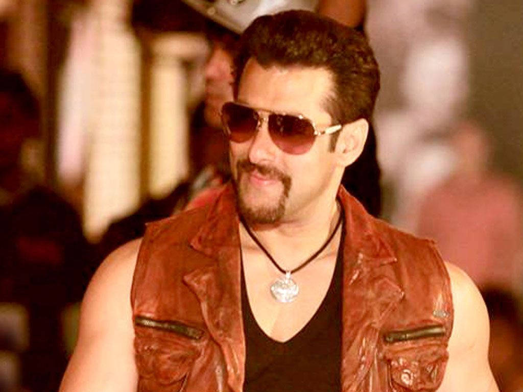Salman Khan Hd Kick Sleeveless Vest Wallpaper