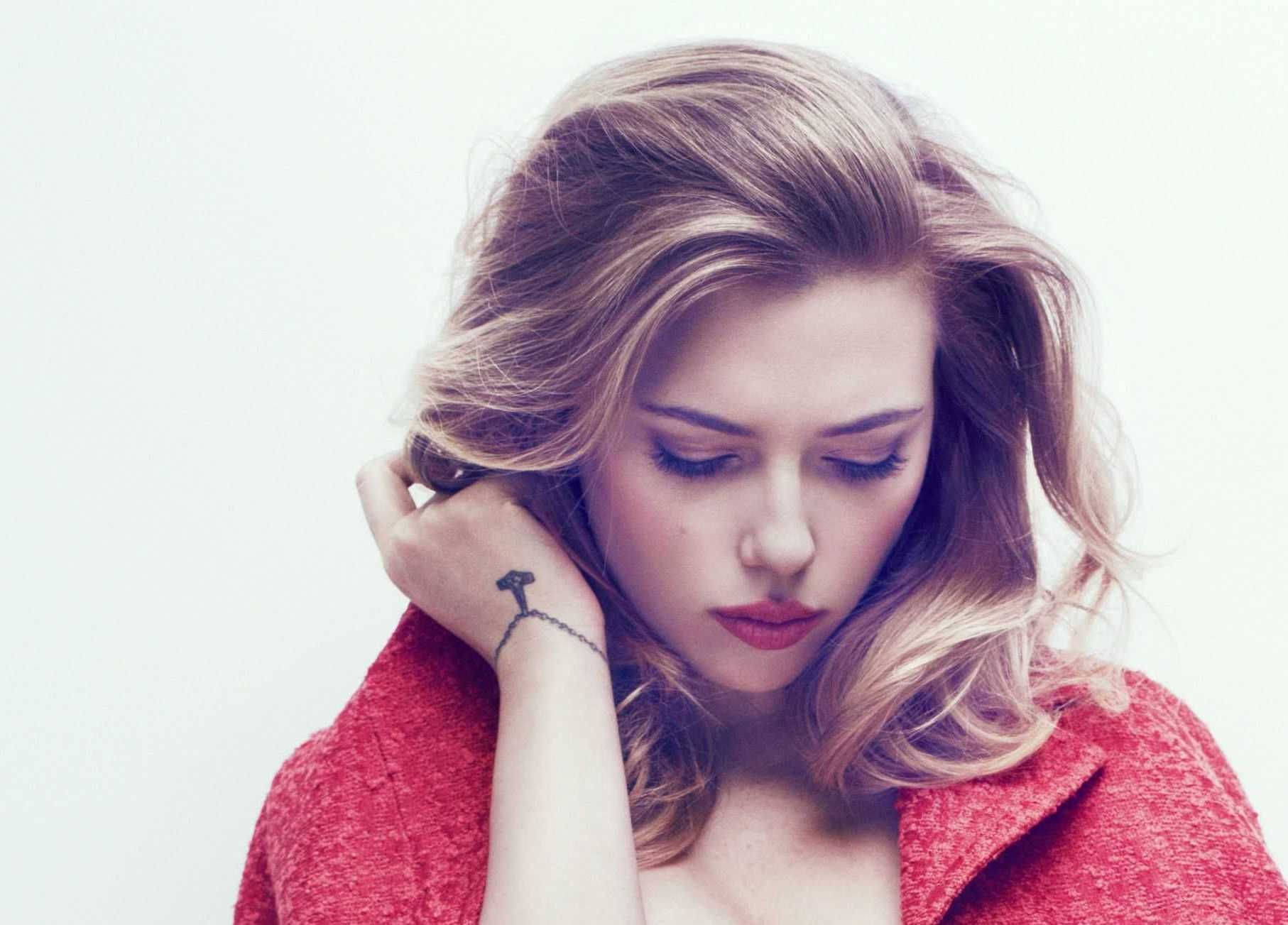 Scarlett Johansson Demure Red Jacket Wallpaper