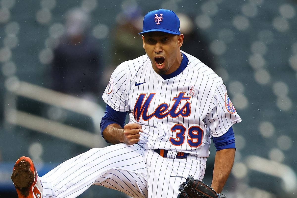 Shouting Edwin Diaz Wearing Blue Cap Wallpaper