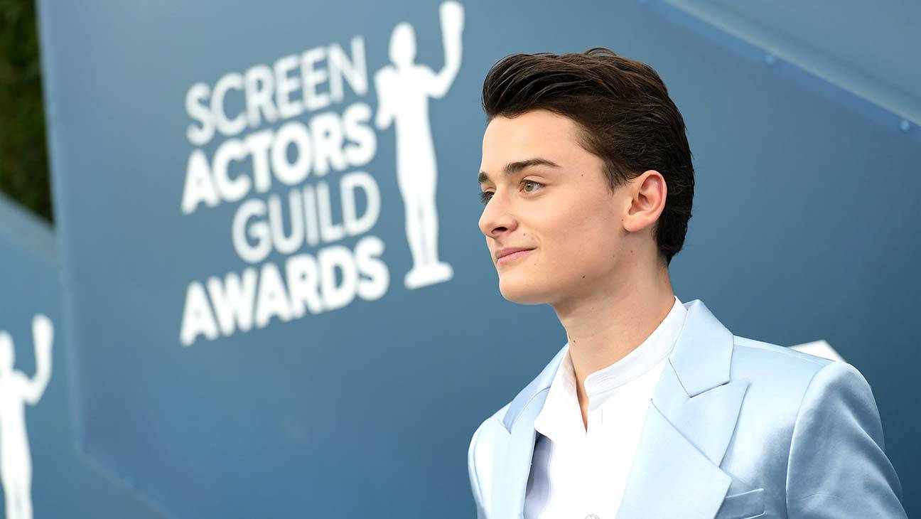 Side Profile Of Noah Schnapp At Sag Awards Wallpaper