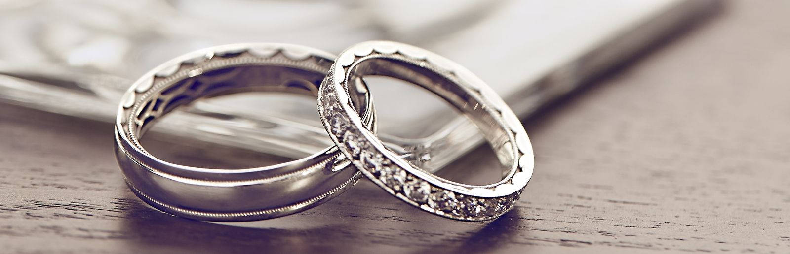 Silver With Diamond Wedding Rings Wallpaper