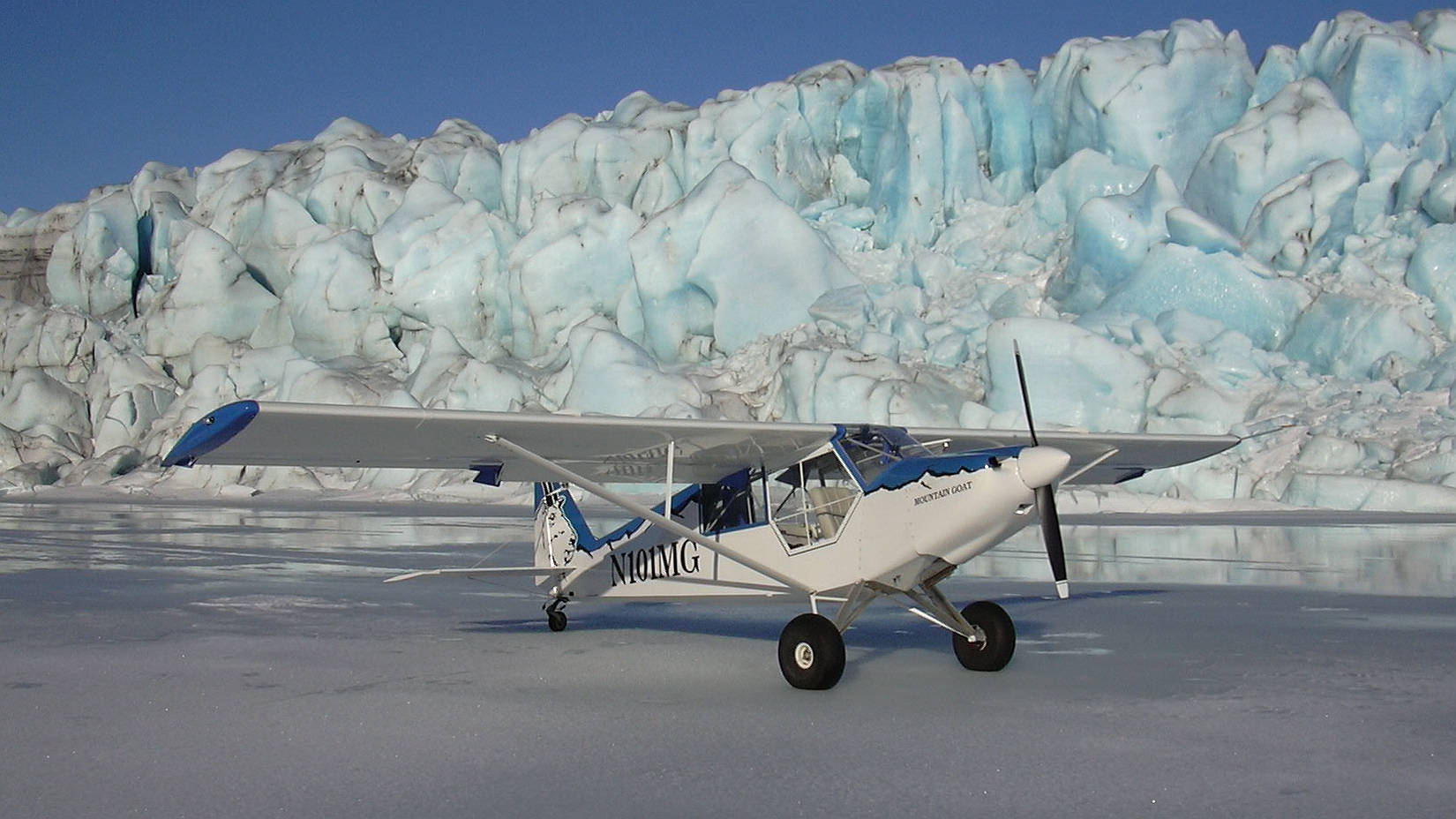 Small White Hd Plane In Ice Wallpaper