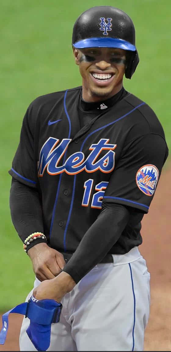 Smiling Baseball Player Mets Uniform Wallpaper