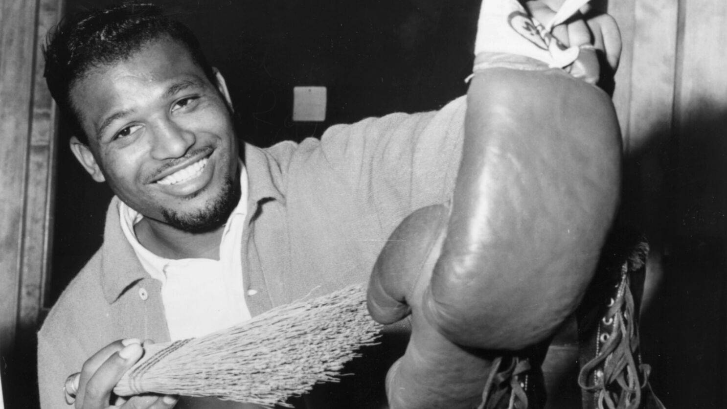 Smiling Sugar Ray Robinson Wallpaper