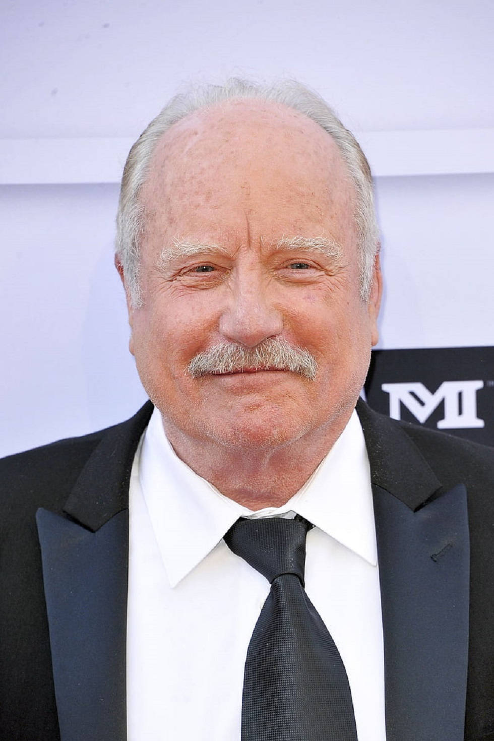 Smug Richard Dreyfuss Wallpaper