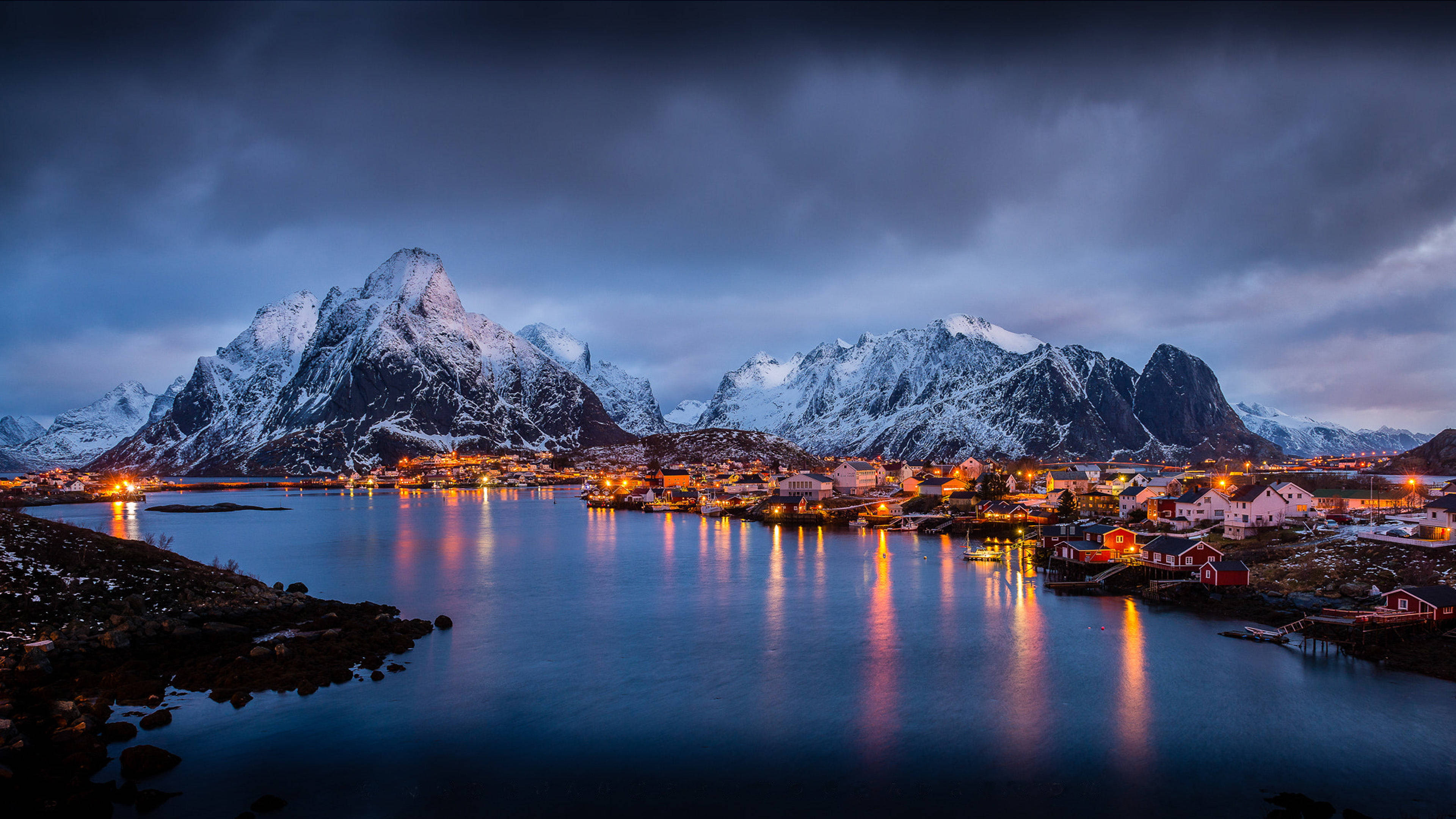 Snowy Mountains At Night Professional Desktop Wallpaper