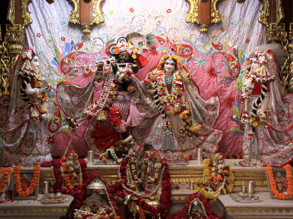Spiritual Enlightenment - Iskcon Krishna With Radha, Mirabai, And Rukmini Wallpaper
