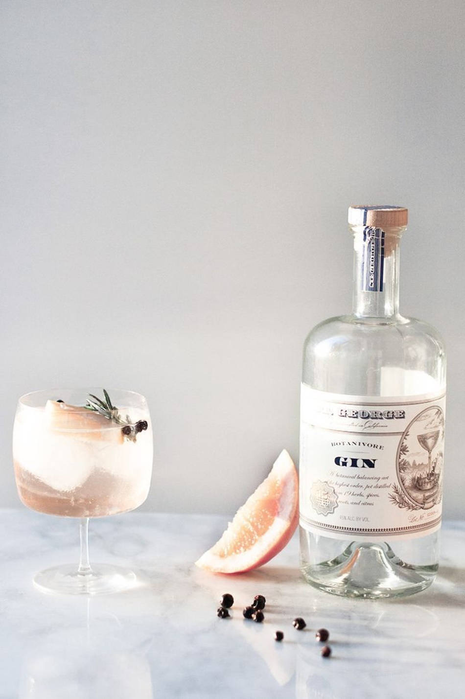 St George Botanivore Gin And Elderflower Tonic Drink Wallpaper