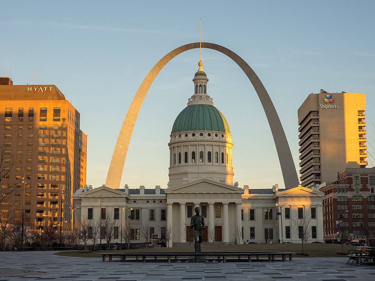 St Louis Gateway Old Courthouse Wallpaper