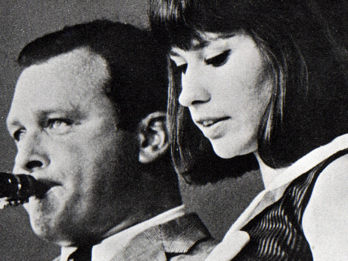 Stan Getz Performing With Astrud Gilberto In 1965 Wallpaper