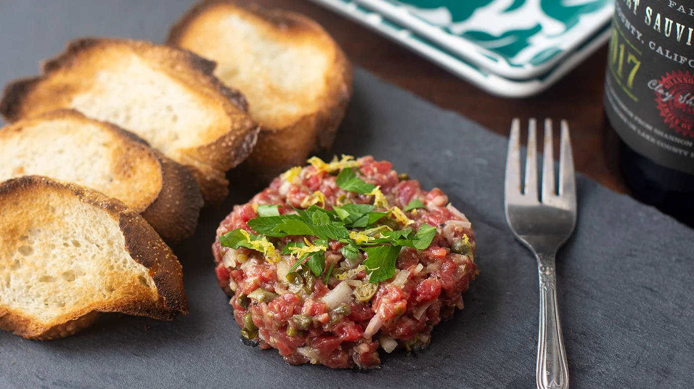 Steak Tartare With Bread Wallpaper