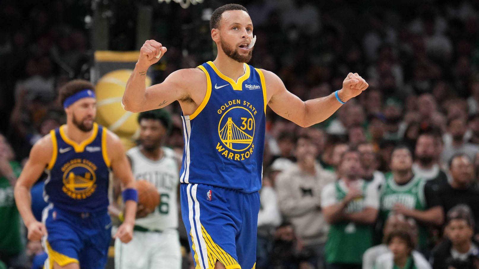 Steph Curry With Fist-pump Celebration Wallpaper