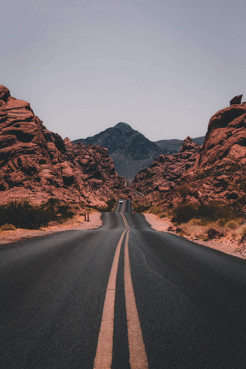 Stunning Hd Wallpaper Featuring Scenic Valley Of Fire State Park Road View For Phone Wallpaper