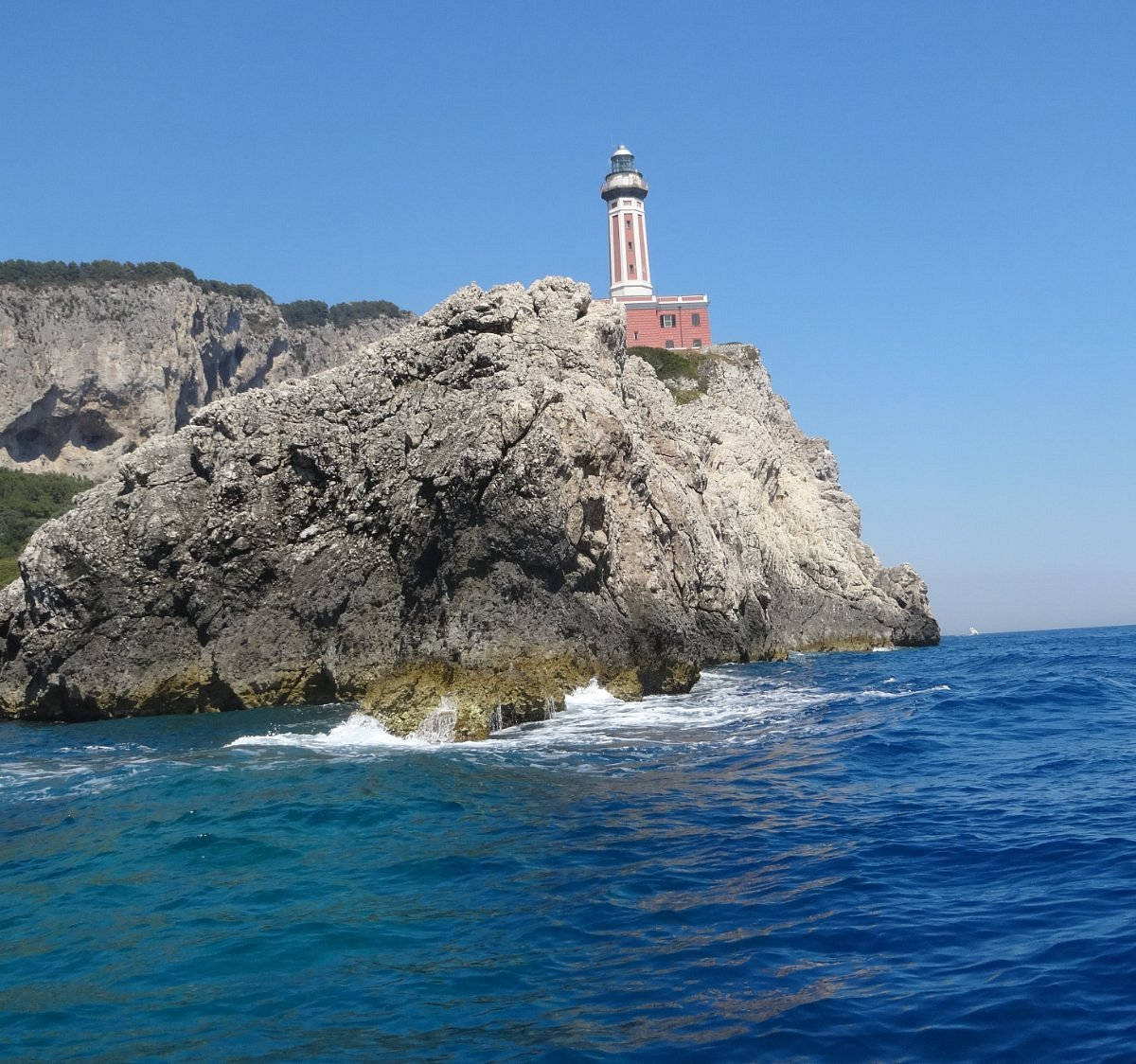 Stunning Lighthouse On Capri Island, Italy Wallpaper