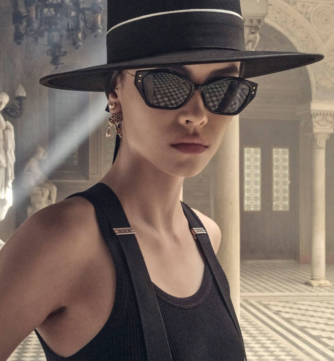 Stylish Miss Dior S1u Sunglasses By Christian Dior Wallpaper