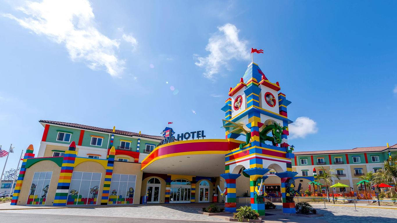 Sunny Day At Legoland Hotel Wallpaper