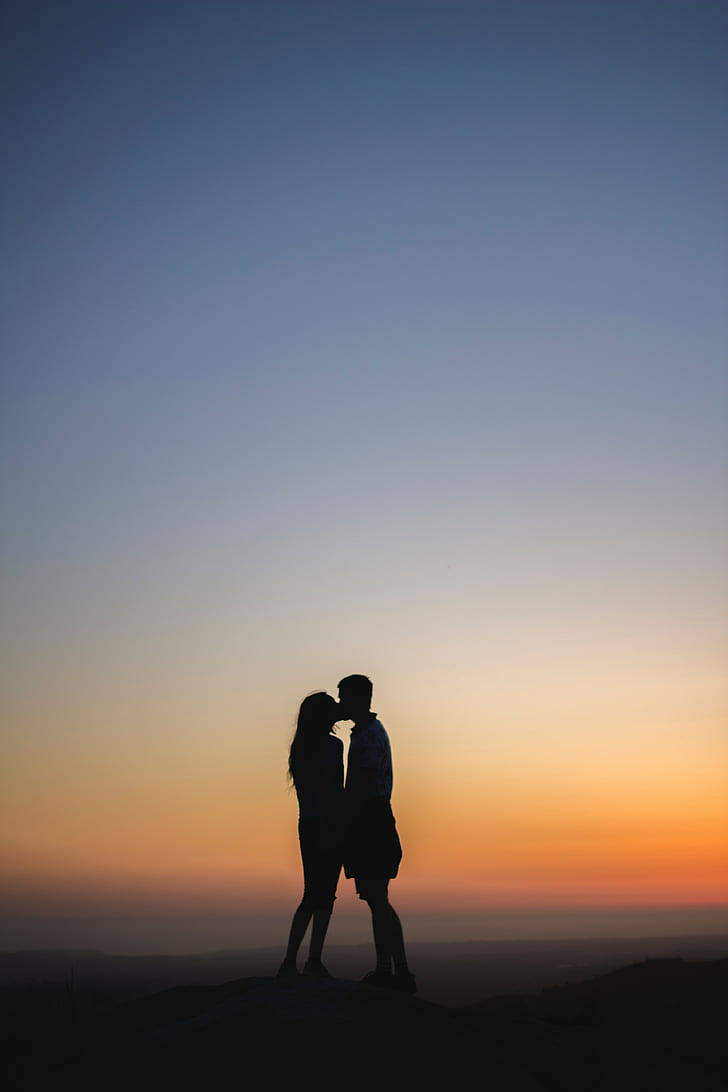 Sunset Silhouette Kissing Hd Wallpaper