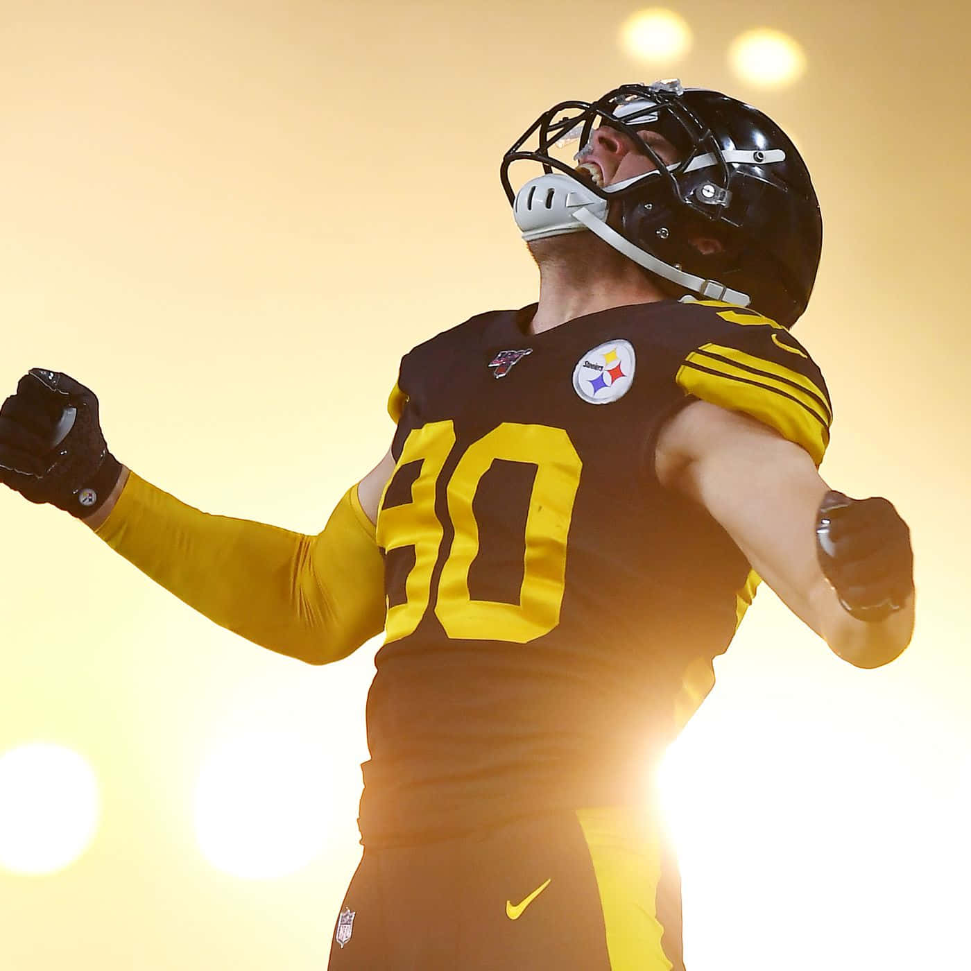 T.j. Watt Victory Pose Wallpaper