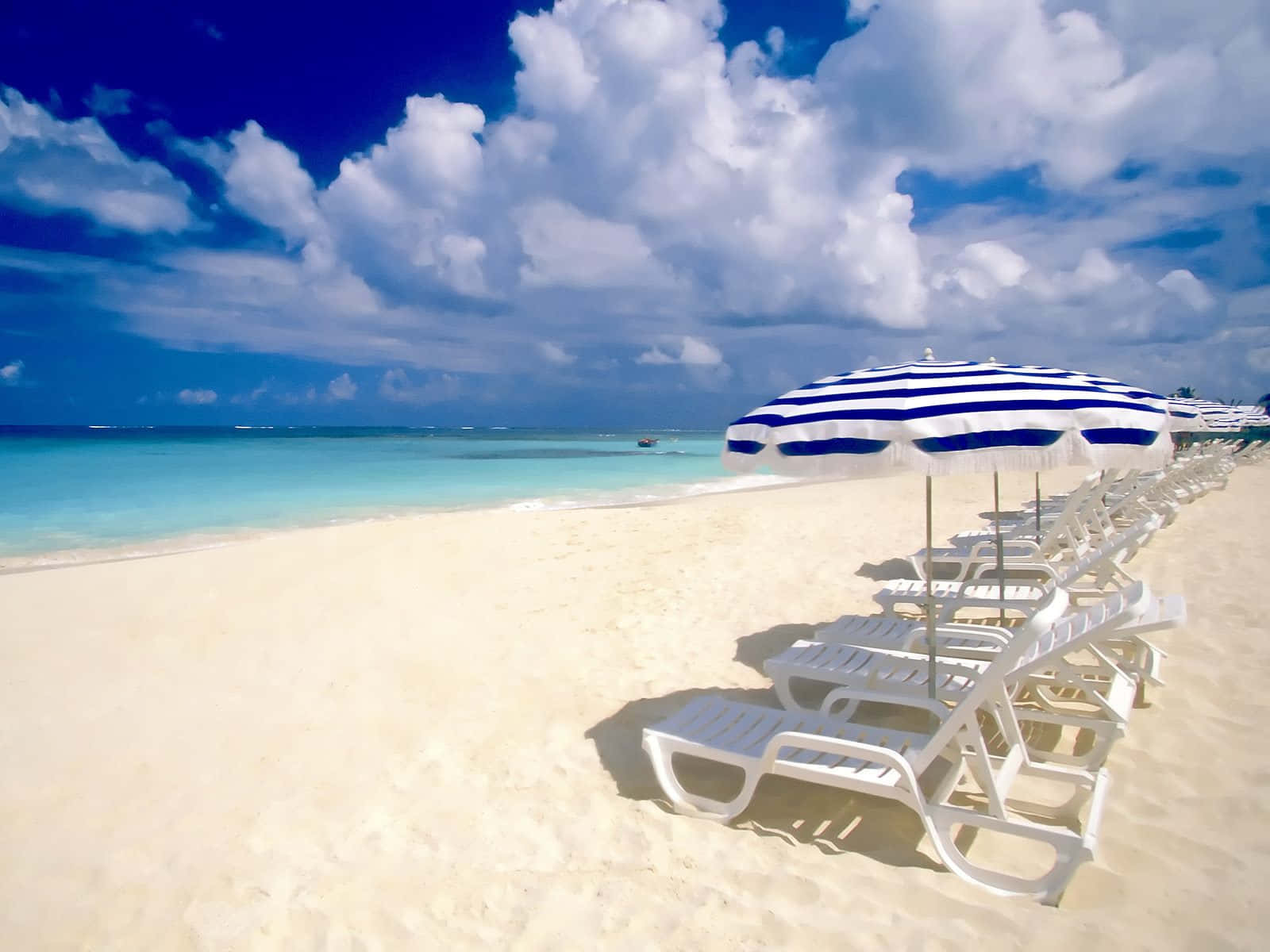Take In The Beauty Of A Tranquil Pretty Beach Wallpaper