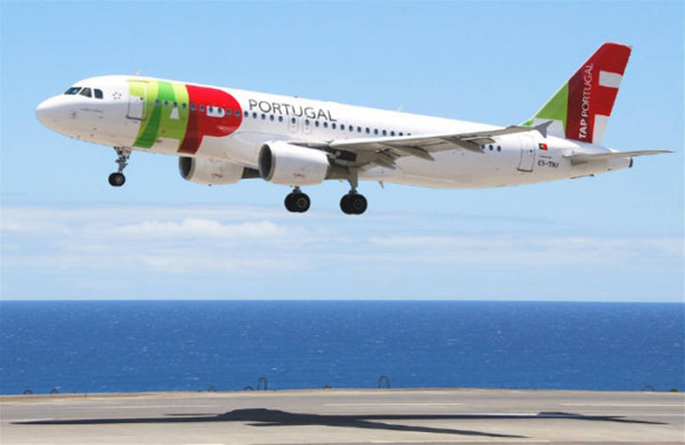 Tap Portugal Blue Ocean Wallpaper