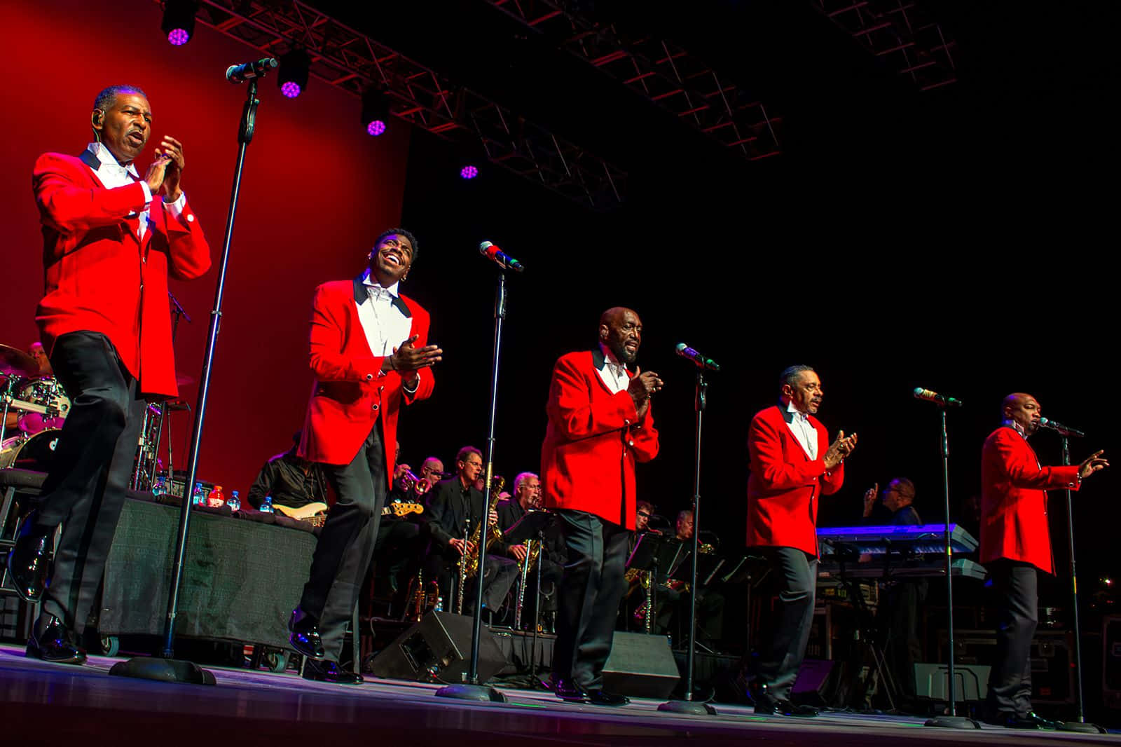 Temptations Live Performance Wallpaper