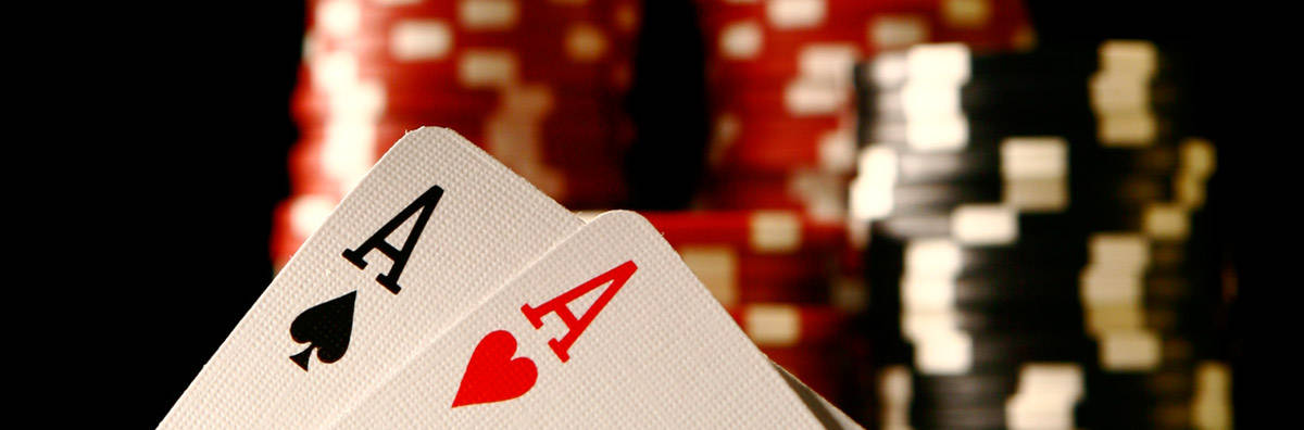 Texas Hold'em Heart And Spade Wallpaper