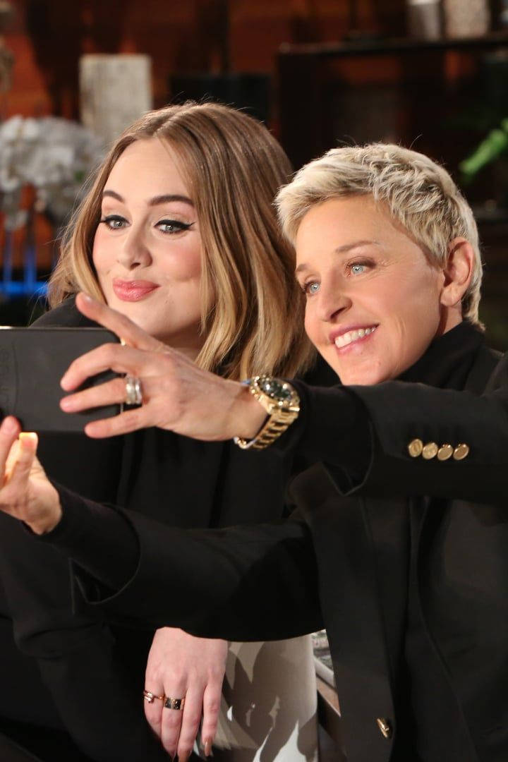 The Ellen Show With Singer Adele Wallpaper