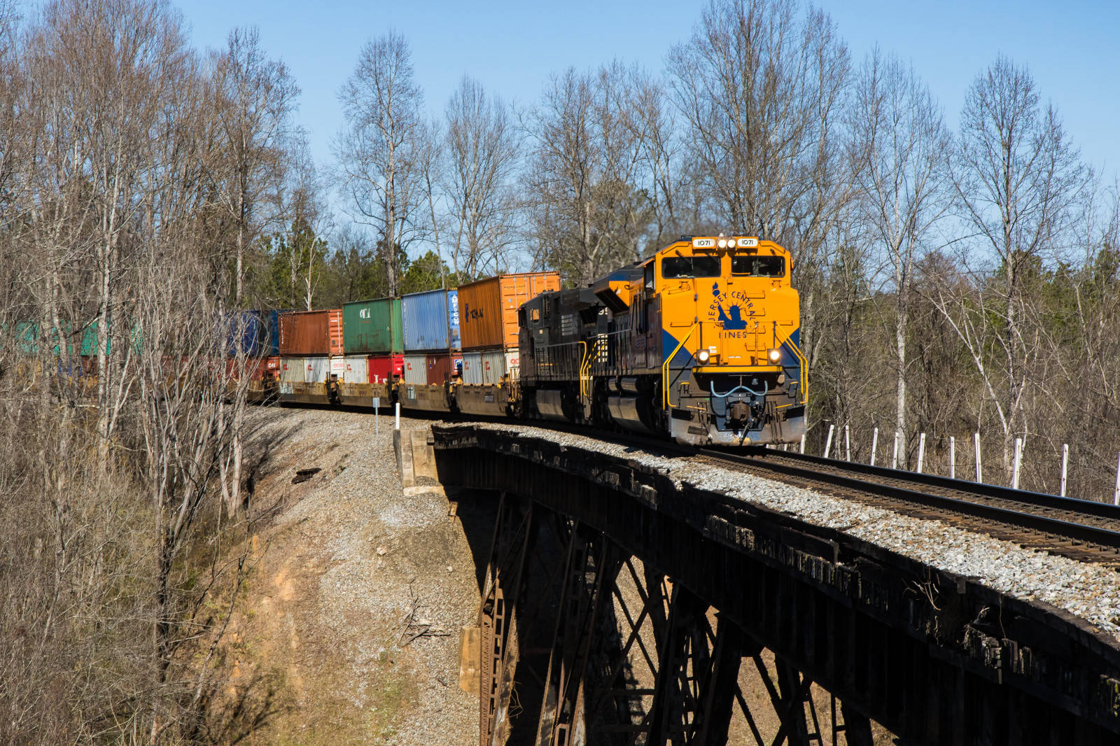 The Norfolk Southern Train On A Fall Season Wallpaper