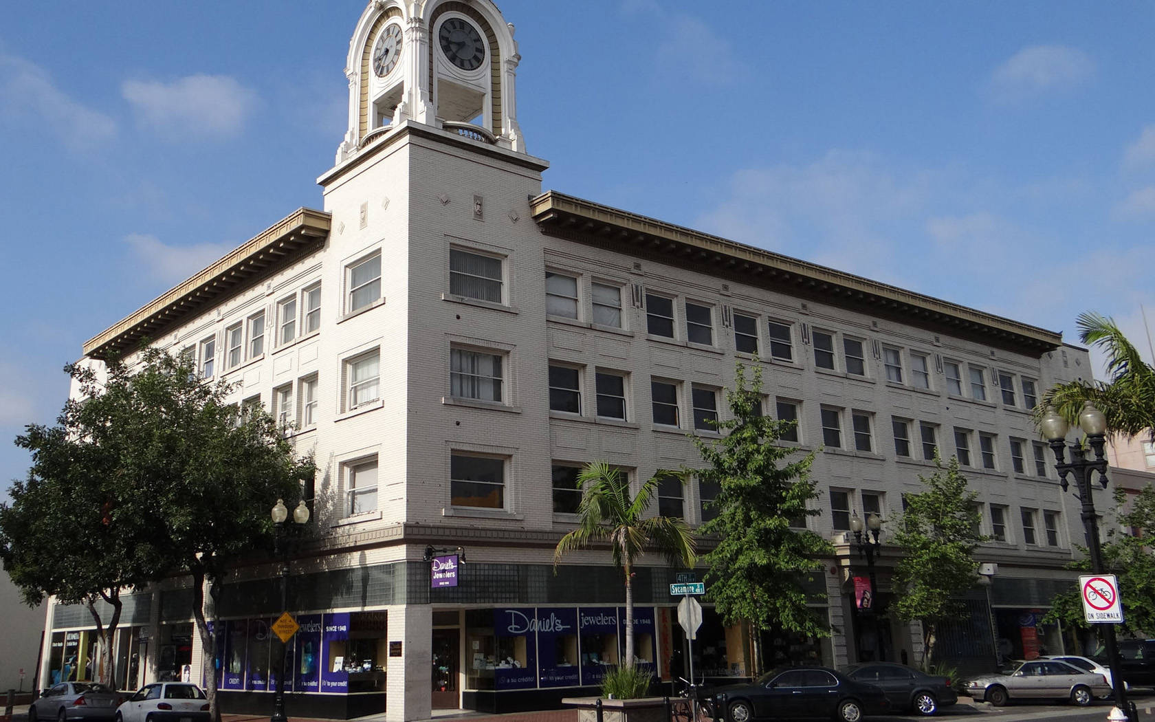 The Spurgeon Building Located In The Heart Of Santa Ana, California Wallpaper