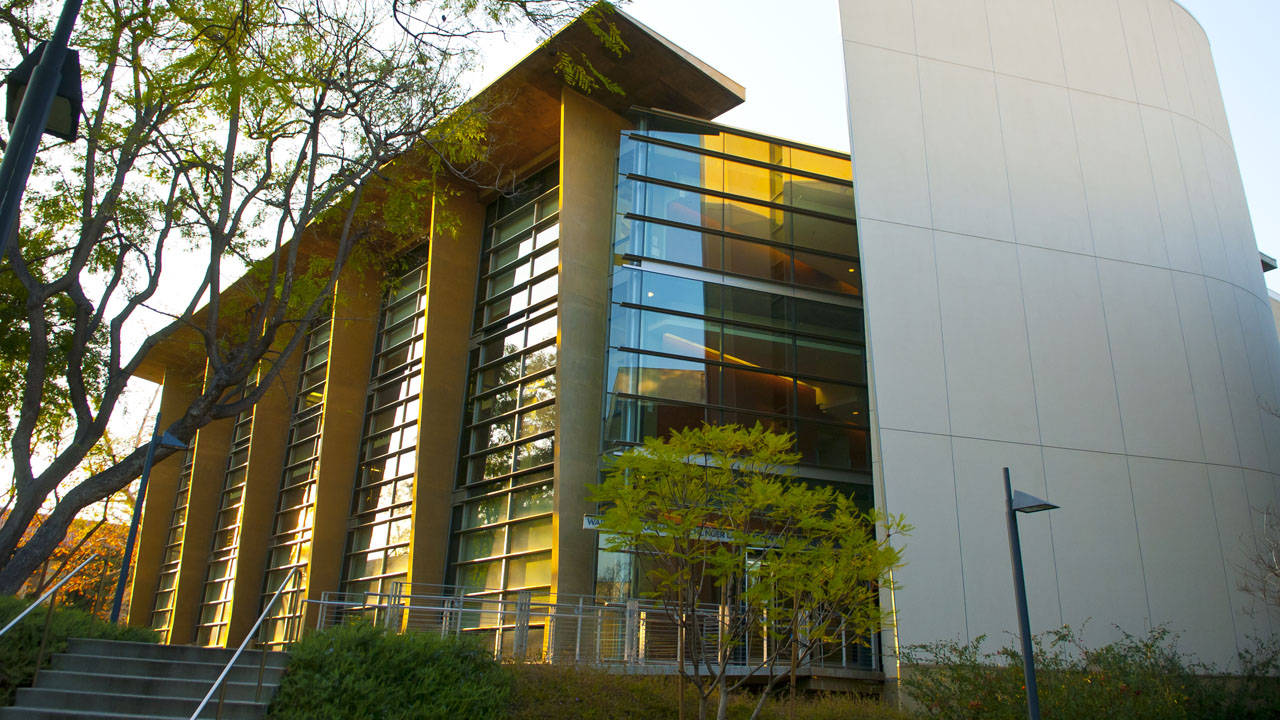 The Striking Architectural Facade Of The Warren And Katharine Schlinger Laboratory At Caltech Wallpaper