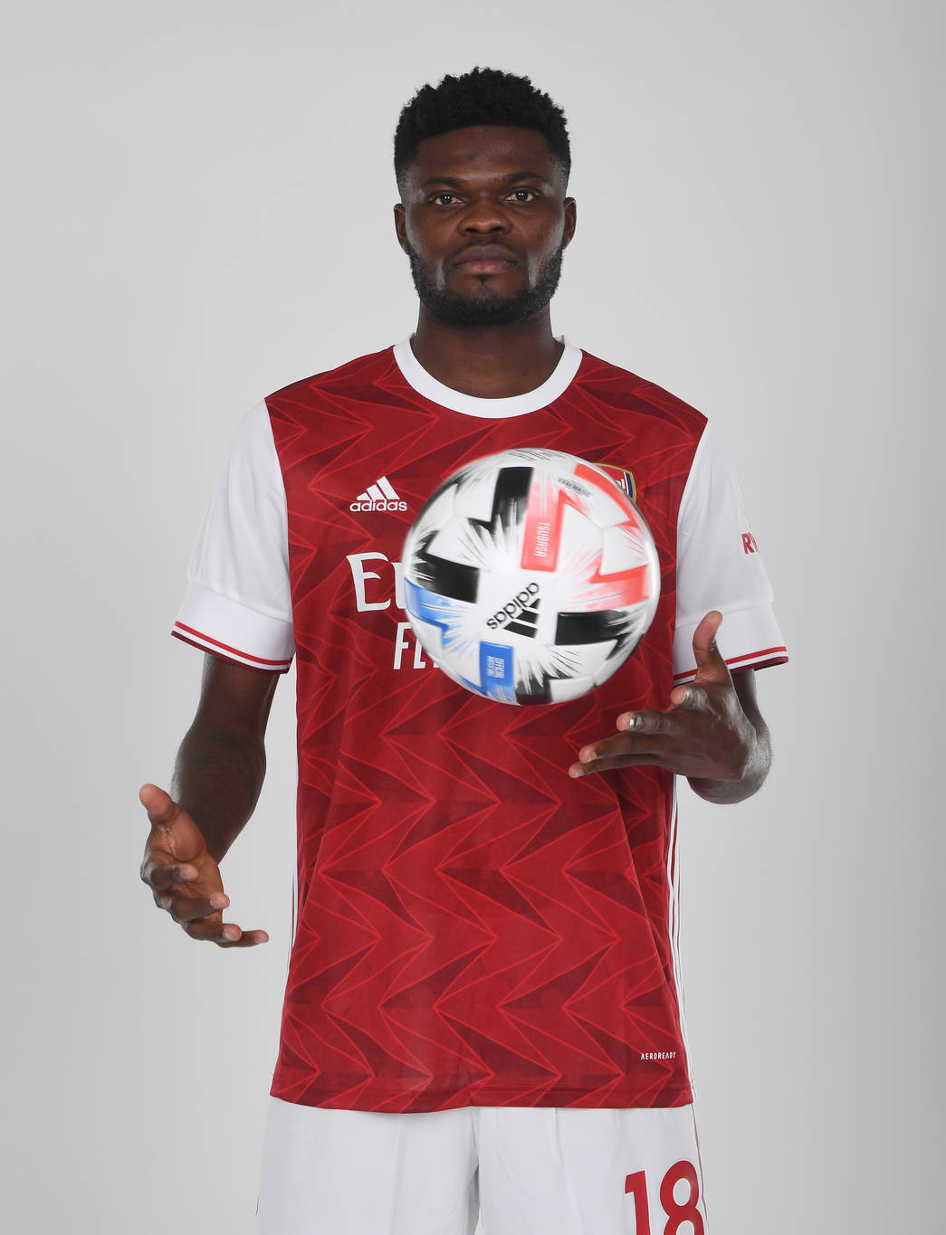 Thomas Partey Balancing The Ball Wallpaper