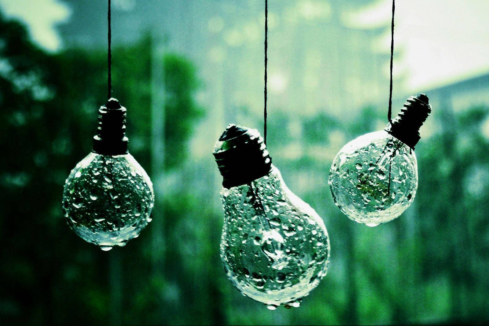 Three Bulbs Most Beautiful Rain Wallpaper