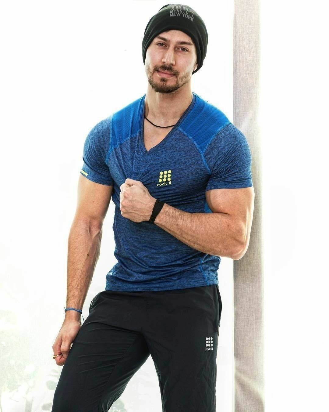 Tiger Shroff Flaunts His Chiseled Physique In A Blue Shirt Wallpaper