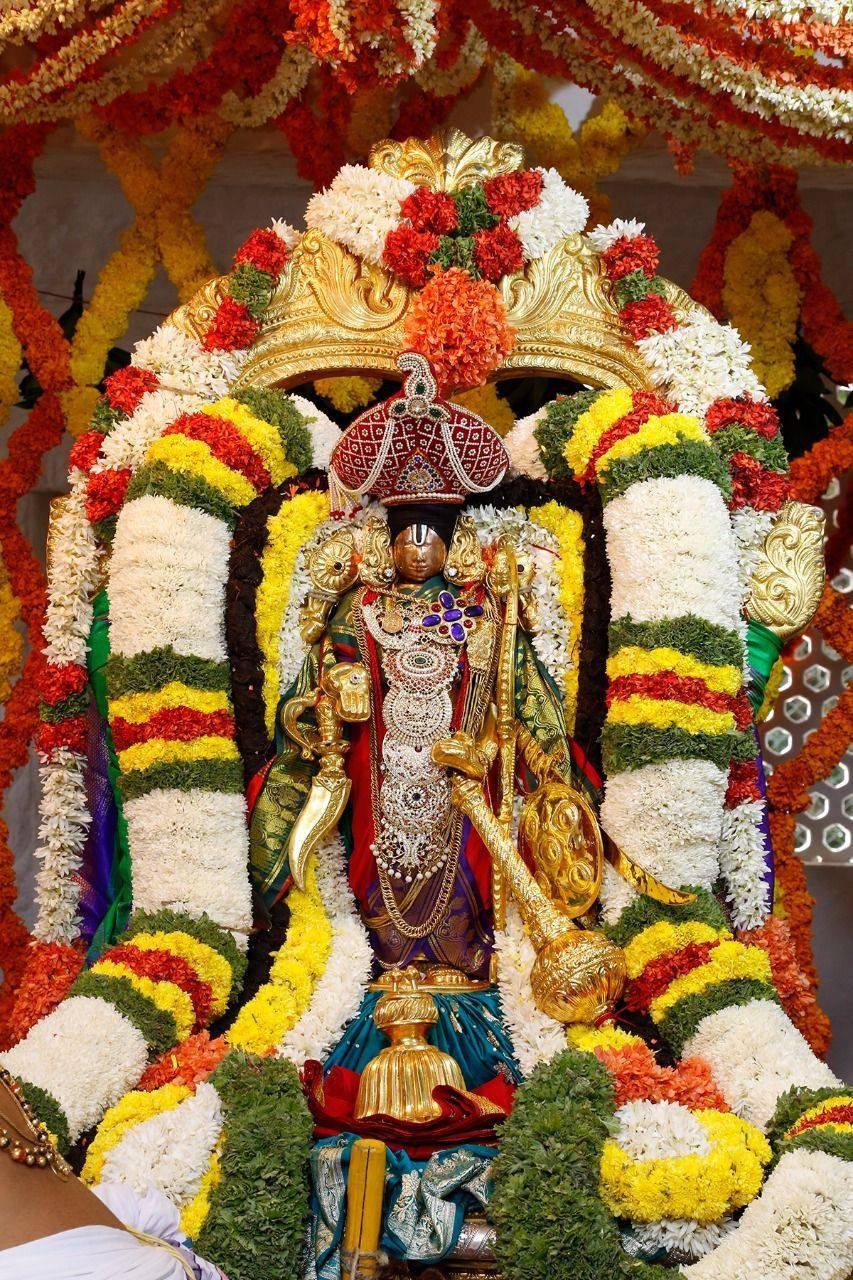 Tirupati Balaji Decorated Altar Wallpaper