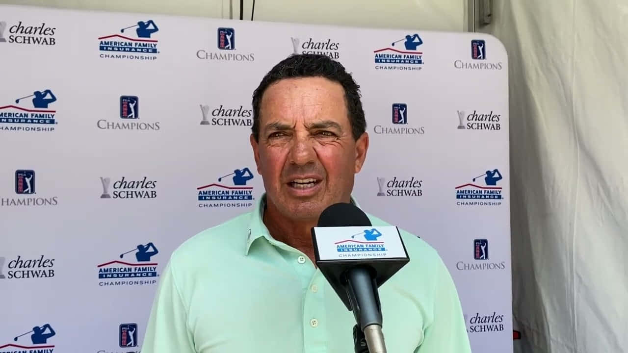 Tom Pernice Jr Interviewat Golf Event Wallpaper