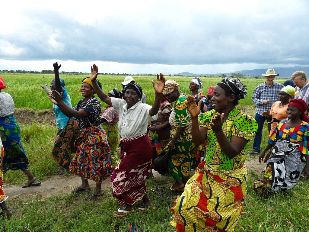 Traditional Burundian Women Dancing Wallpaper