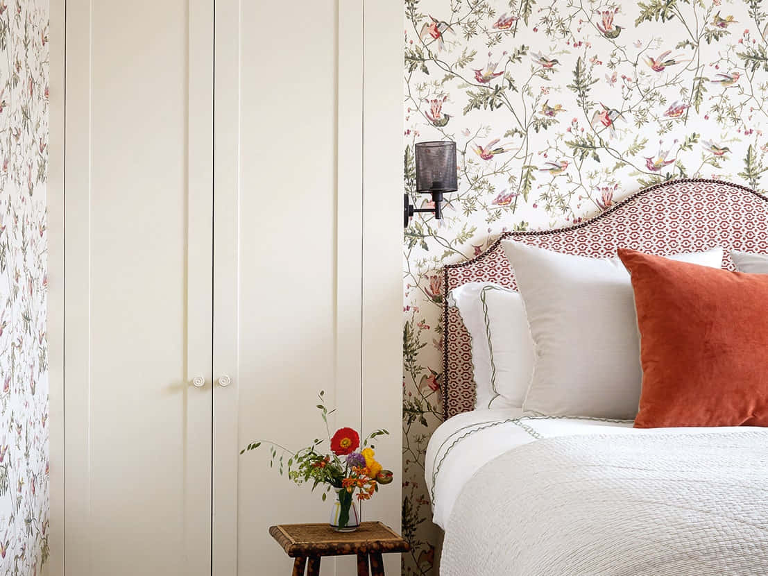 Tranquil Bedroom Oasis Wallpaper