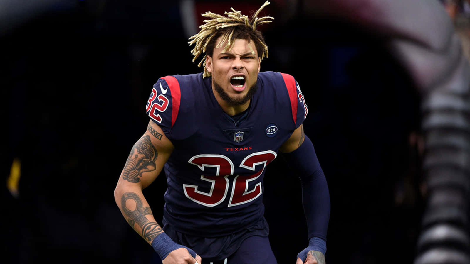 Tyrann Mathieu Showing Off His Football Skills Wallpaper