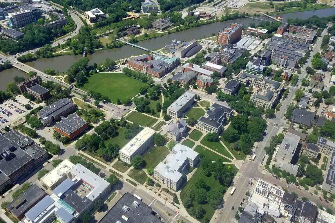 University Of Iowa Campus Ground Wallpaper