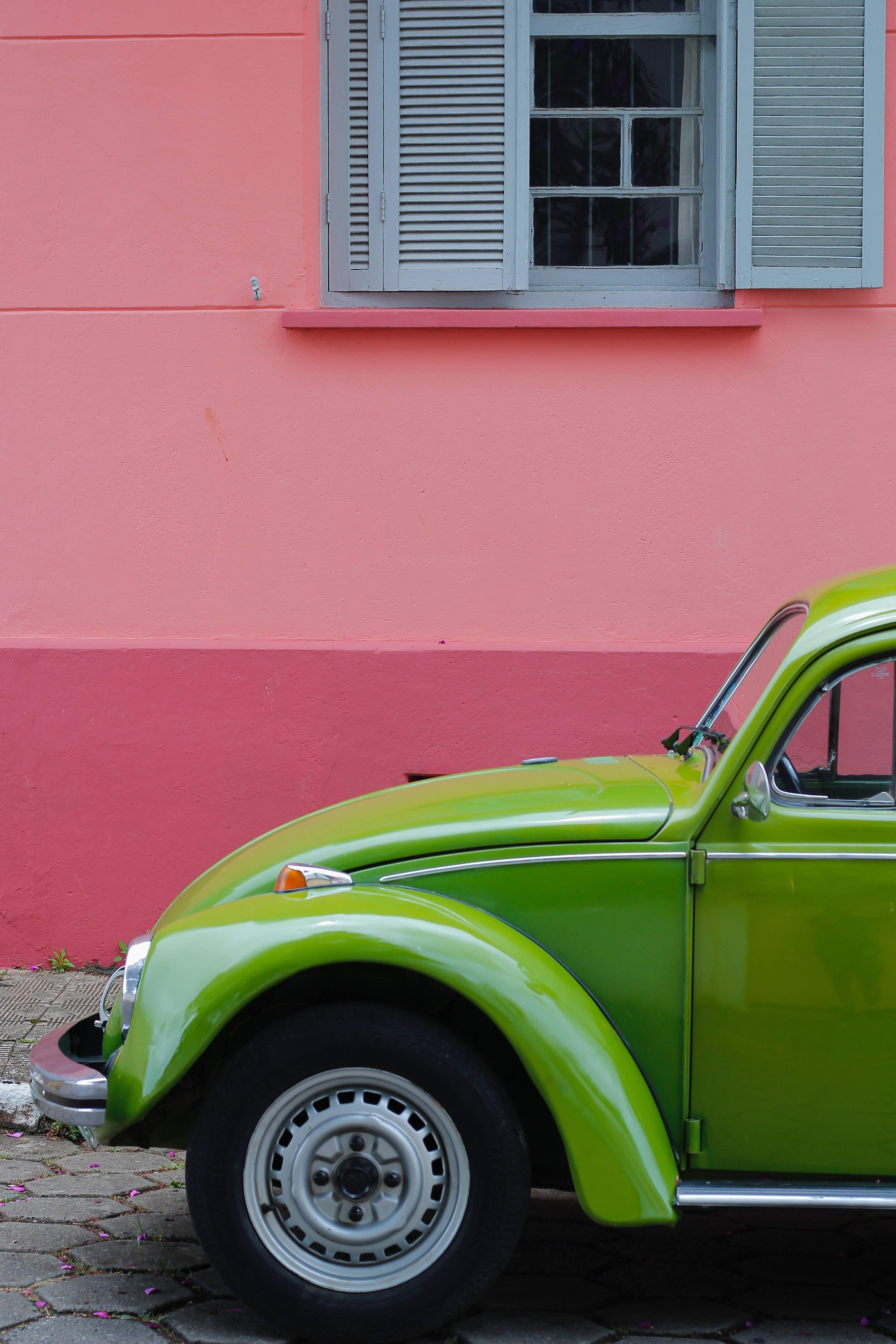 Vibrant Green Volkswagen Beetle In 4k Resolution Wallpaper